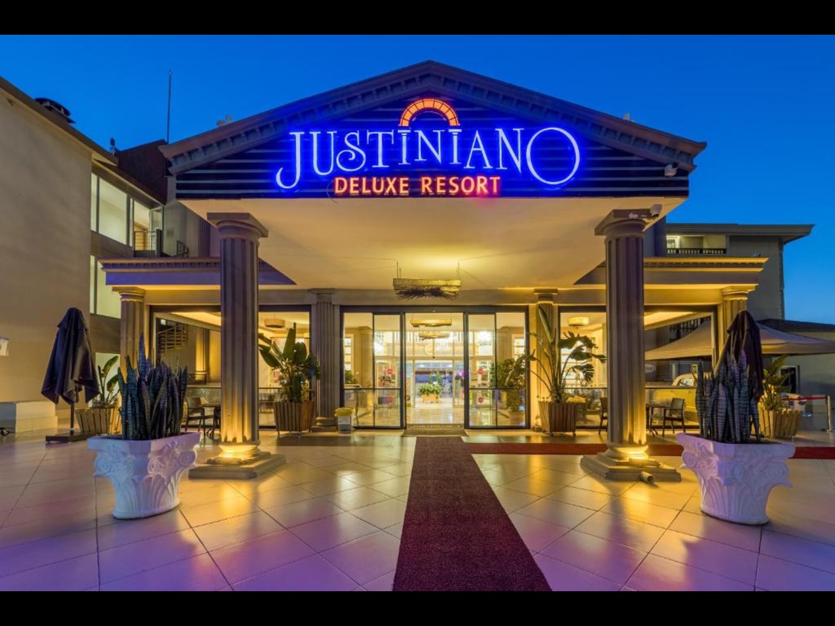 Justiniano Deluxe Resort Hotel